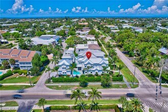 888 10th Ave S in Naples, FL - Building Photo - Building Photo