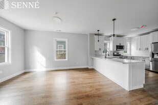 22 Madison Ave, Unit First Floor in Cambridge, MA - Building Photo