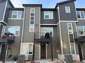 2760 W 68th Ave in Westminster, CO - Building Photo
