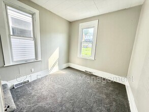 419 N 4th St in Clairton, PA - Building Photo - Building Photo