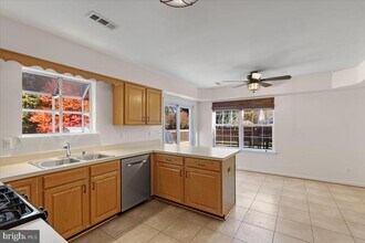 710 Miriam Ln in Lusby, MD - Building Photo - Building Photo