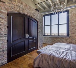 1601 W School St, Unit 611 in Chicago, IL - Building Photo - Building Photo