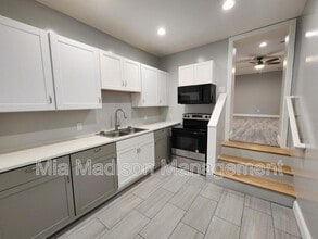 1129 E Bolton St in Savannah, GA - Building Photo - Building Photo