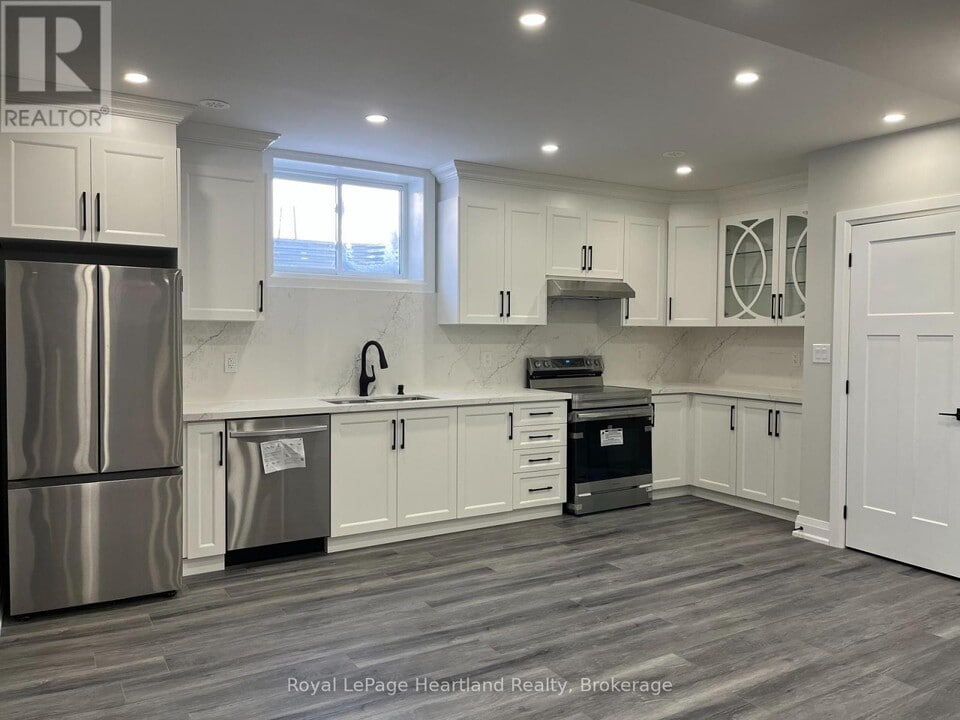 206 Shearwater Trl in Goderich, ON - Building Photo