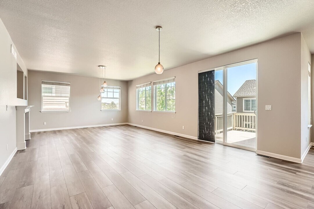 1400 S Potomac St in Aurora, CO - Building Photo