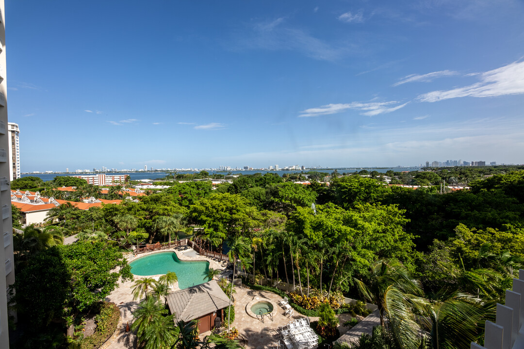 1000 Quayside Terrace in Miami Shores, FL - Building Photo