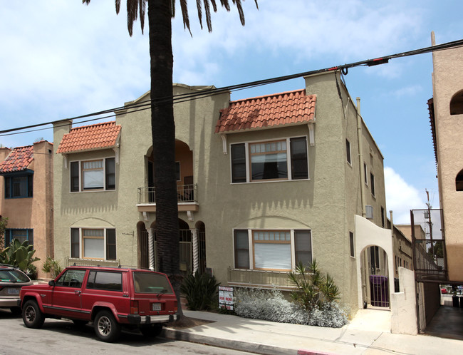 1415 E 2nd St in Long Beach, CA - Foto de edificio - Building Photo