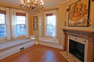 108 Walnut St in Newton, MA - Foto de edificio - Building Photo