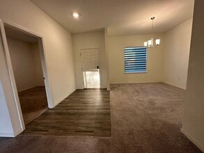 9750 SW 42nd Ave in Ocala, FL - Foto de edificio - Building Photo