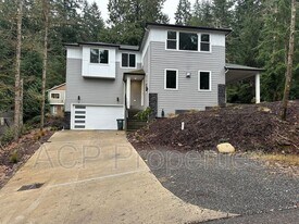 8 Clematis Ln in Bellingham, WA - Building Photo
