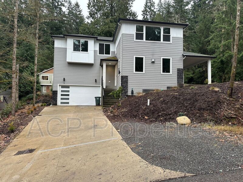 8 Clematis Ln in Bellingham, WA - Building Photo