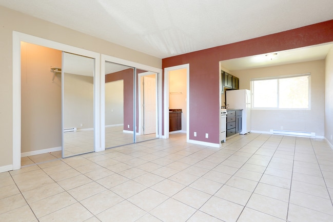 Delta Court in Fairfield, CA - Foto de edificio - Interior Photo