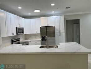 4602 SW 160th Ave in Miramar, FL - Building Photo - Building Photo