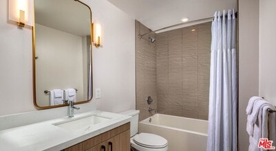 1340 S Hill St in Los Angeles, CA - Foto de edificio - Building Photo