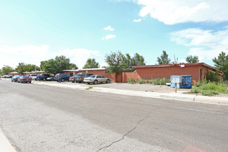 3417 Ross Ave SE in Albuquerque, NM - Foto de edificio - Building Photo