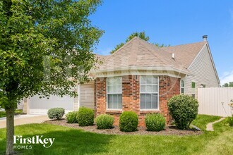 10860 Washington Bay Dr in Fishers, IN - Building Photo - Building Photo