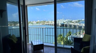 1865 79th Street Cswy, Unit 7I in North Bay Village, FL - Building Photo