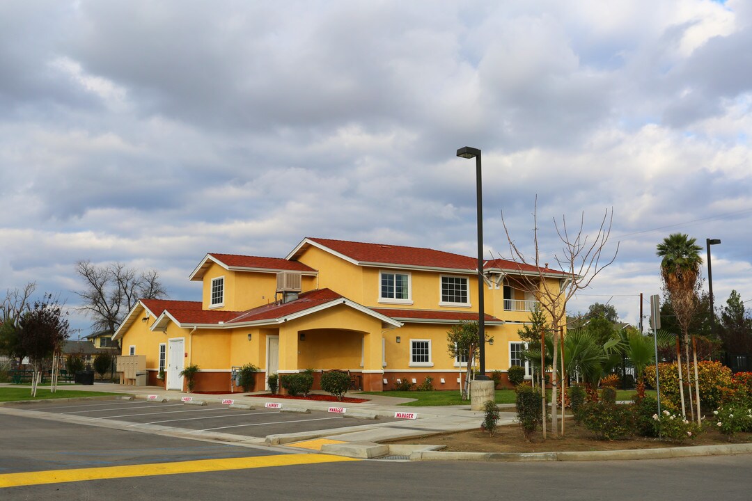 Nina Place Apartments in Bakersfield, CA - Building Photo