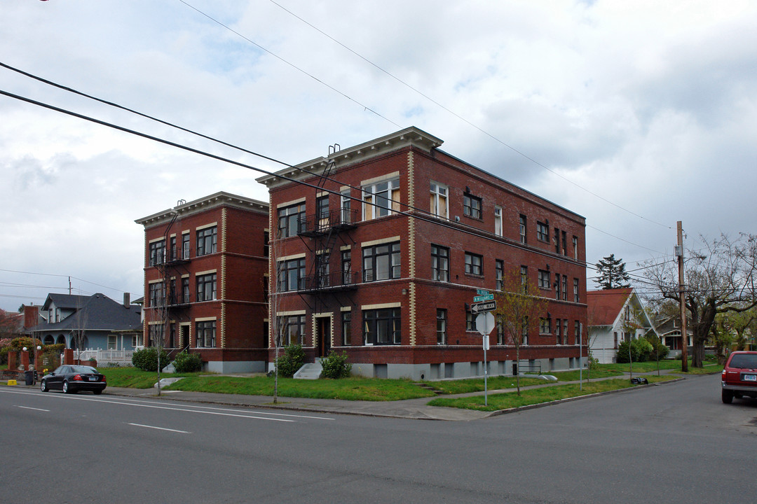 Emerson Apartments in Portland, OR - Building Photo