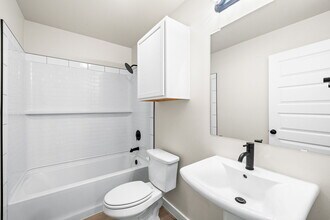 2004 Settler Ave in Wolfforth, TX - Foto de edificio - Building Photo