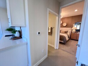 105 Seep in Irvine, CA - Building Photo - Building Photo