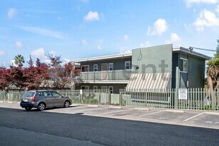 24035 2nd St in Hayward, CA - Building Photo