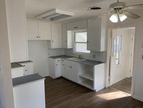 2121 E Eucalyptus Ave in Enid, OK - Building Photo - Building Photo