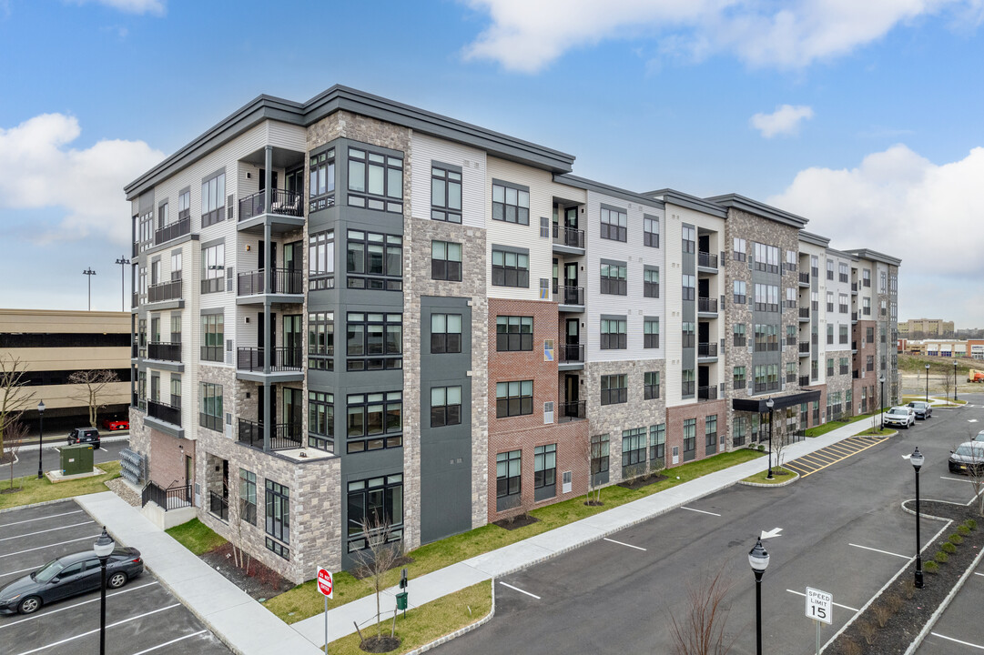 Park Lane at Garden State Phase 2 in Cherry Hill, NJ - Building Photo