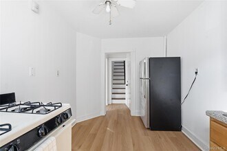 226 Fourth Ave in Pelham, NY - Building Photo - Building Photo