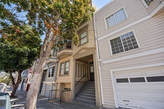 881 Greenwich St in San Francisco, CA - Building Photo - Building Photo