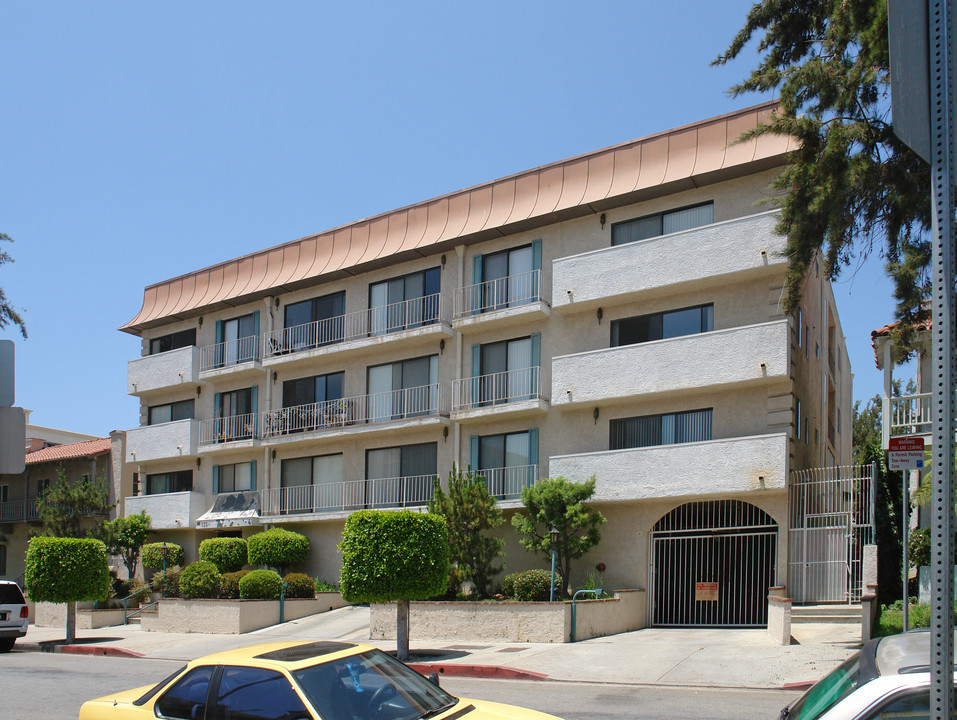 135 N Swall Dr in Los Angeles, CA - Foto de edificio