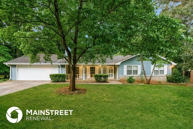 property at 2135 Pinewood Dr