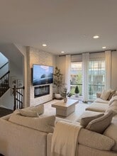 470 Woodmoor Dr in Lombard, IL - Building Photo - Building Photo
