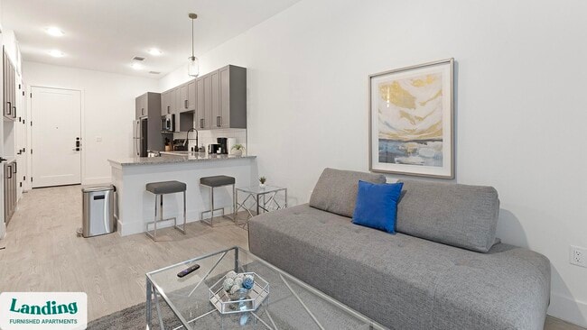 650 E Sycamore St in Denton, TX - Building Photo - Building Photo