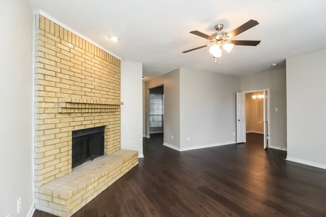 1528 Warwick Dr in Lancaster, TX - Building Photo - Building Photo
