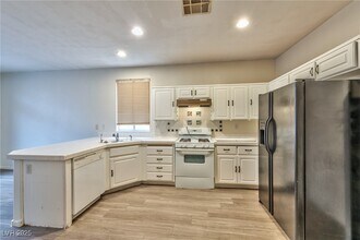 1025 Wild Fern Ct in Las Vegas, NV - Building Photo - Building Photo