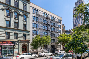 147 E 82nd St in New York, NY - Building Photo - Primary Photo