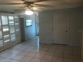 3943 Freedom Ave in Sarasota, FL - Building Photo - Building Photo