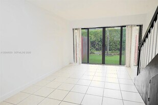 4271 NW 11th St, Unit 2 in Miami, FL - Building Photo