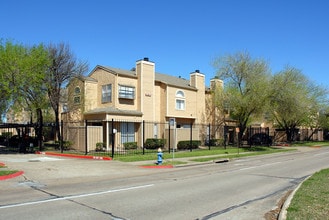 Aven East in Houston, TX - Building Photo - Building Photo