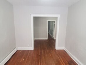 76 Walnut Park, Unit 1 in Boston, MA - Building Photo - Building Photo