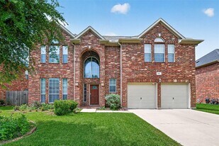 8811 Sun Haven Ln in Pearland, TX - Building Photo