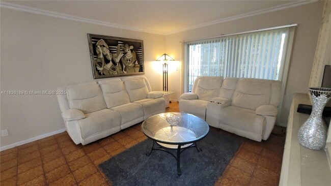 4650 Washington St in Hollywood, FL - Building Photo - Building Photo