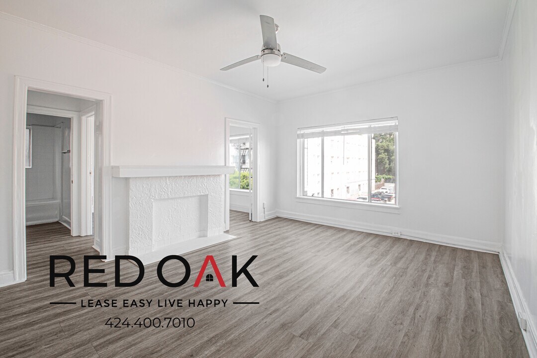 687 Shatto Pl in Los Angeles, CA - Building Photo
