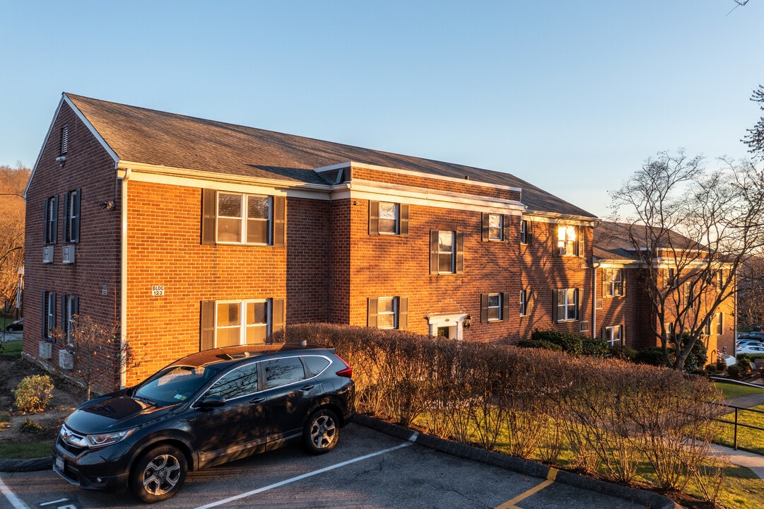 Highland Terrace Cooperative Apartments in Ossining, NY - Building Photo