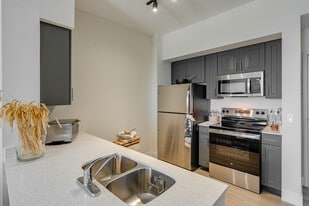 Sol Vista- 62+ in Miami, FL - Building Photo