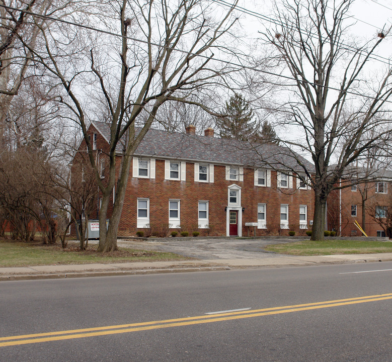 2051 W Market St in Akron, OH - Building Photo