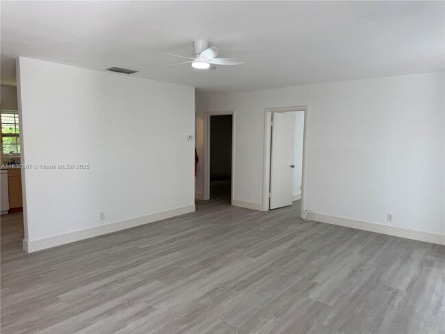 411 Northlake Ct in North Palm Beach, FL - Foto de edificio - Building Photo