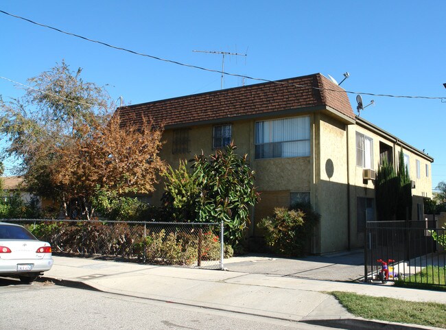 5708 Case Ave in North Hollywood, CA - Foto de edificio - Building Photo