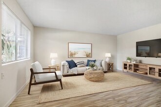 Casa De Ventura in Ventura, CA - Foto de edificio - Building Photo